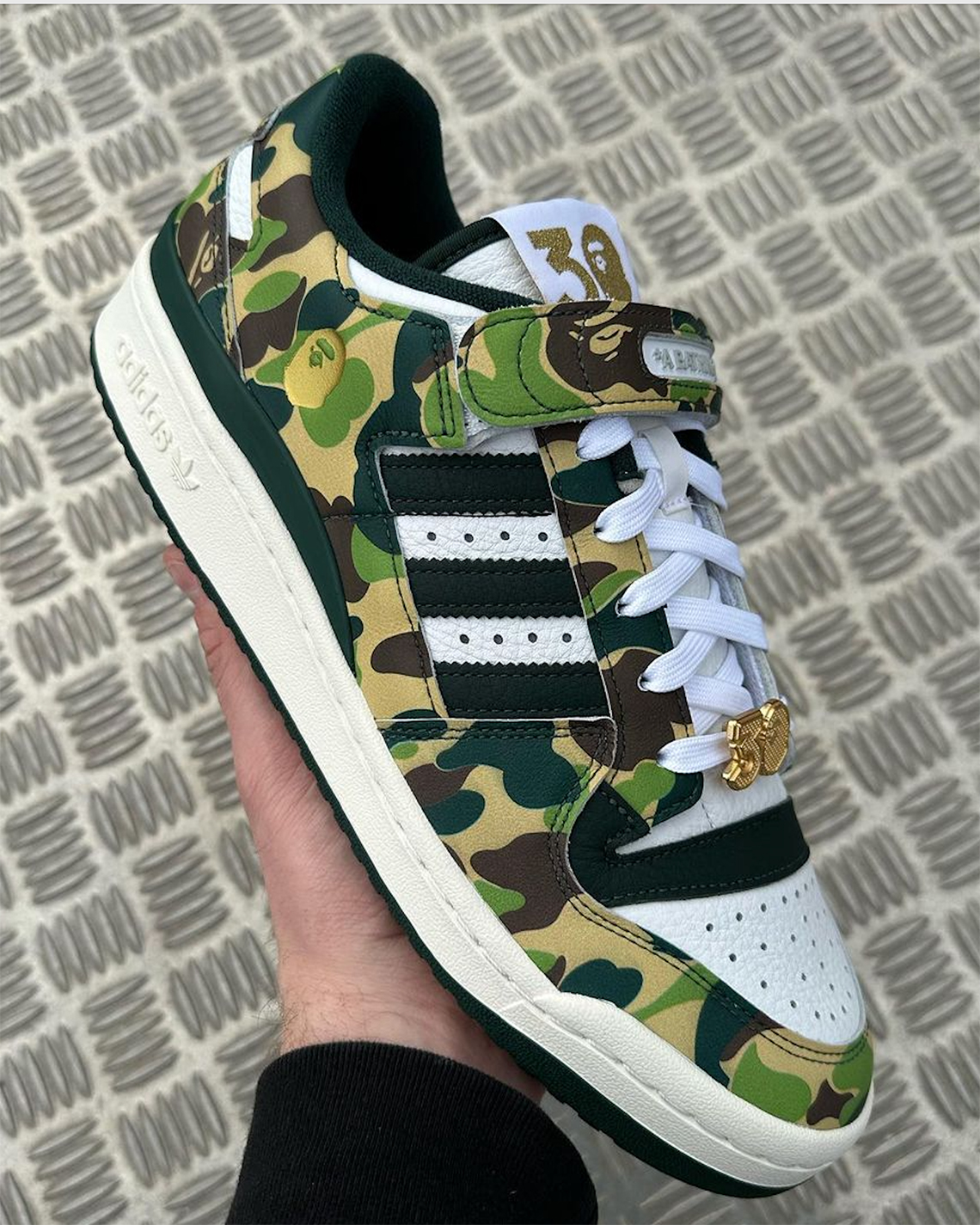 BAPE và adidas ra mắt mẫu giày Forum Low phiên bản giới hạn cho kỷ niệm 30 năm thành lập BAPE - 3