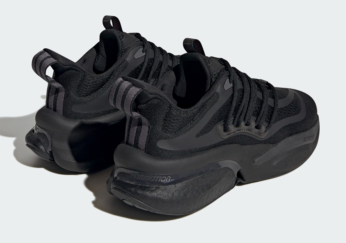 Bề ngoài của adidas AlphaBOOST V1 được phối màu ba màu đen - 3