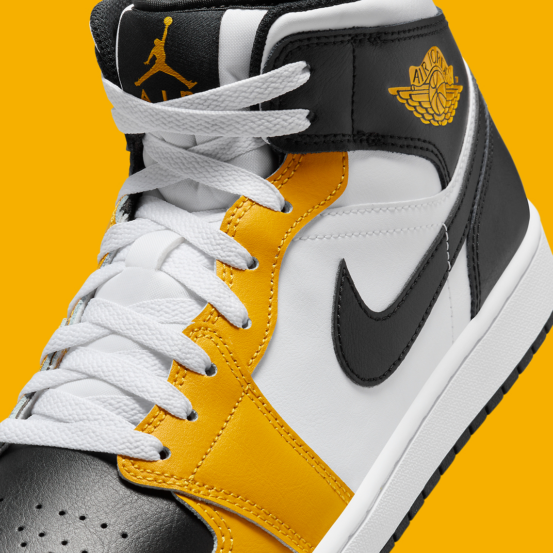 Bí Mật Về Đôi Giày Air Jordan 1 Mid Mà Người Hâm Mộ Steelers Sẽ Yêu Thích - 7