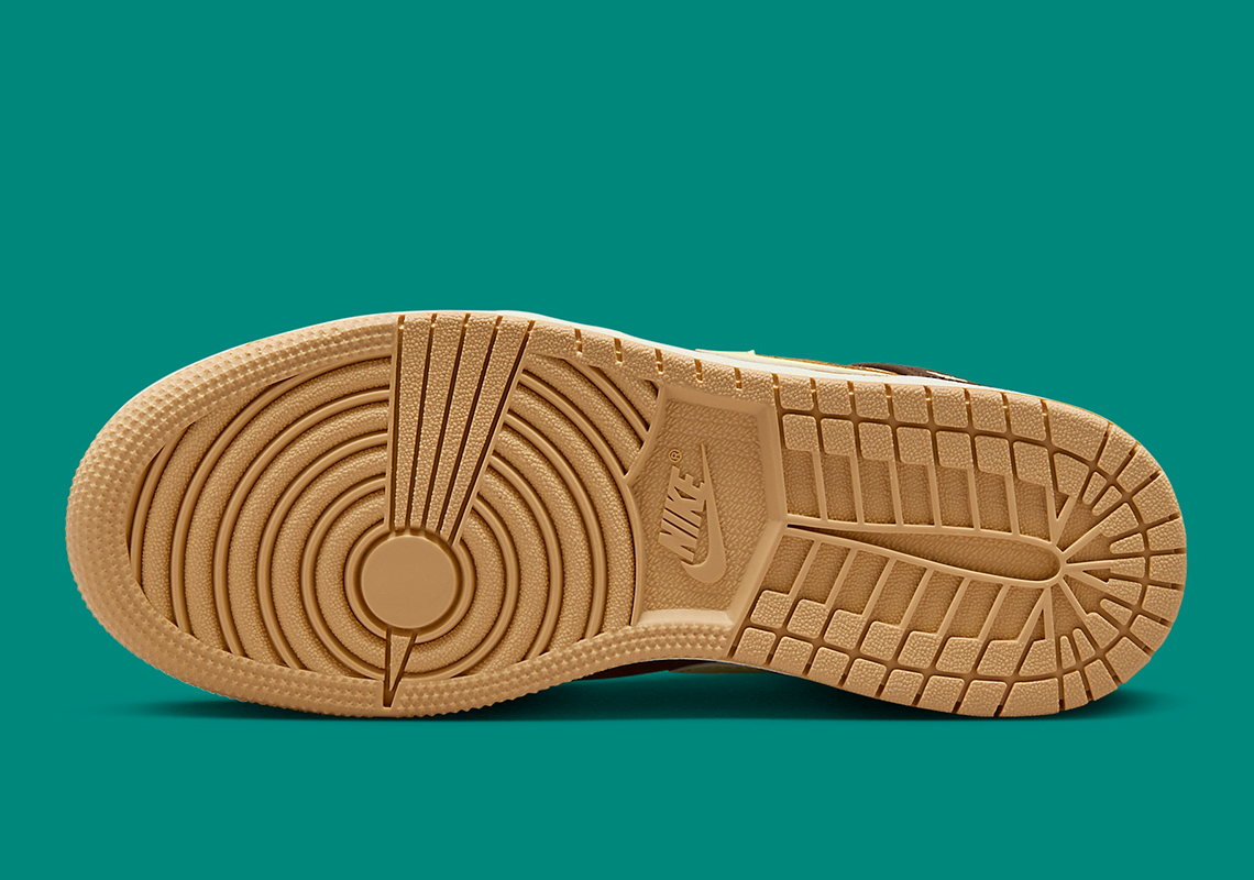 Bộ dụng cụ Teddy Bear lên sàn trên đôi giày Air Jordan 1 Mid GS - 6