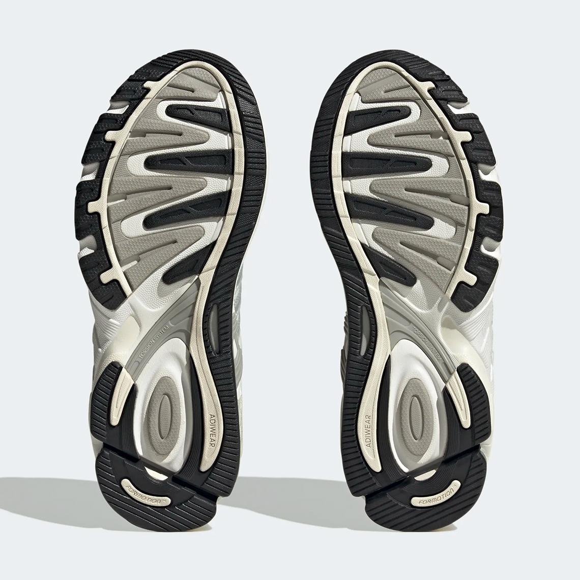 Bộ sưu tập adidas Response CL dành cho phụ nữ với gam màu xanh pastel đồng điệu. - 6