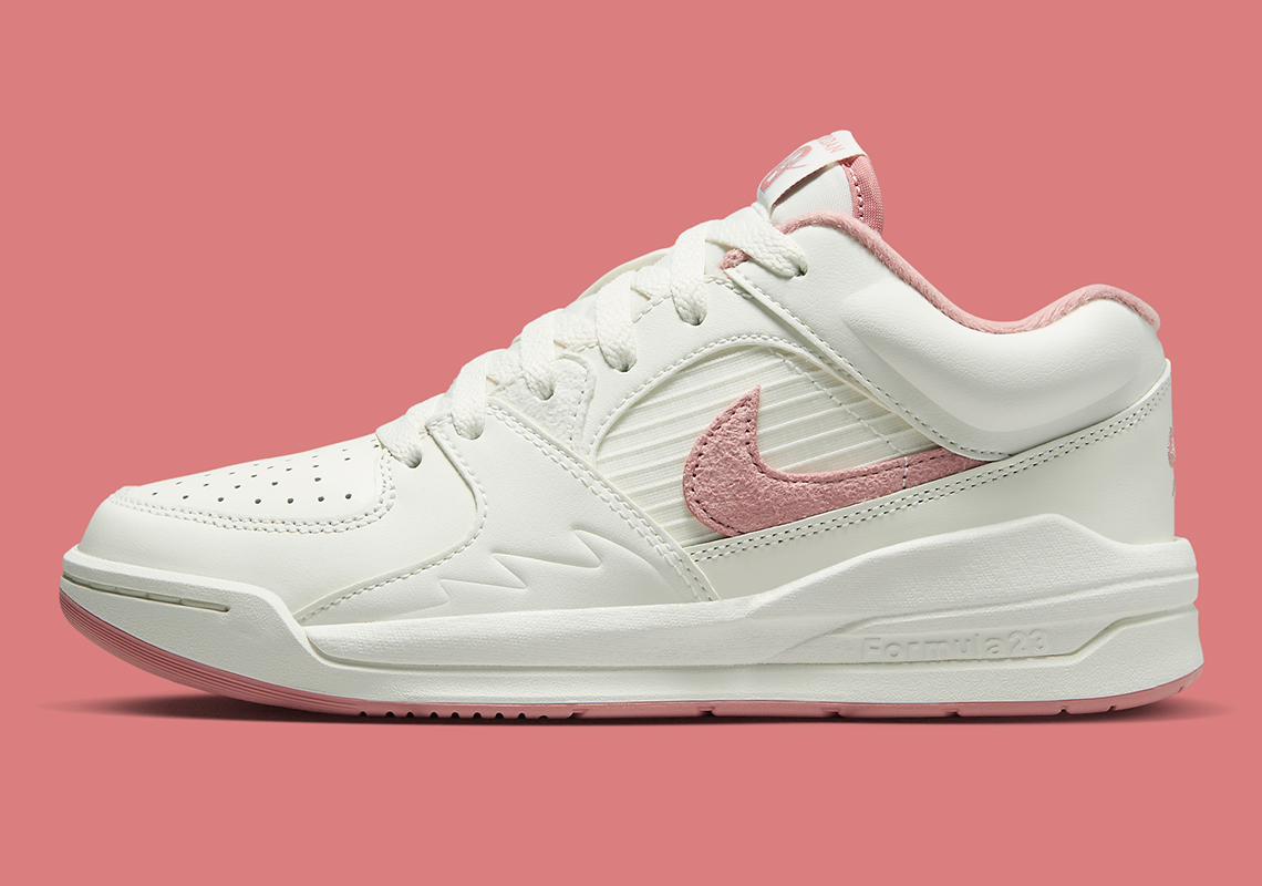 Bộ sưu tập độc quyền dành cho phái nữ của Jordan Brand: Màu hồng nhạt pha lê trên Air Jordan Stadium 90 - 2