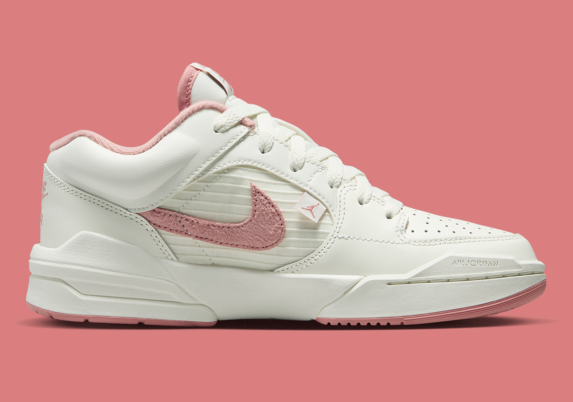 Bộ sưu tập độc quyền dành cho phái nữ của Jordan Brand: Màu hồng nhạt pha lê trên Air Jordan Stadium 90 - 3