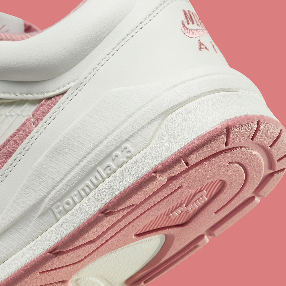 Bộ sưu tập độc quyền dành cho phái nữ của Jordan Brand: Màu hồng nhạt pha lê trên Air Jordan Stadium 90 - 9