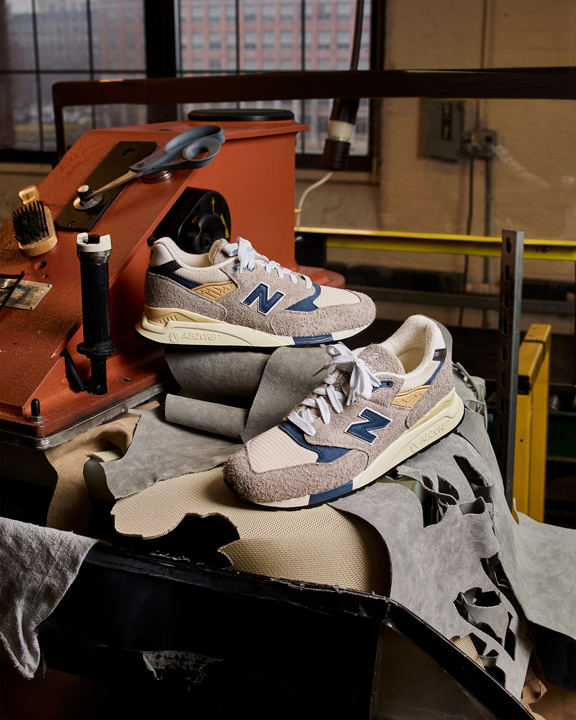 Bộ sưu tập giày mới của New Balance dành cho ngày Grey Day năm 2023 được công bố - 15