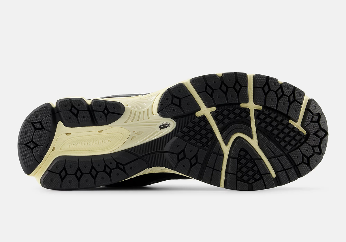 Bộ Sưu Tập Giày New Balance 2002R 'Leather Pack': Sự Trở Lại Đầy Hấp Dẫn - 6