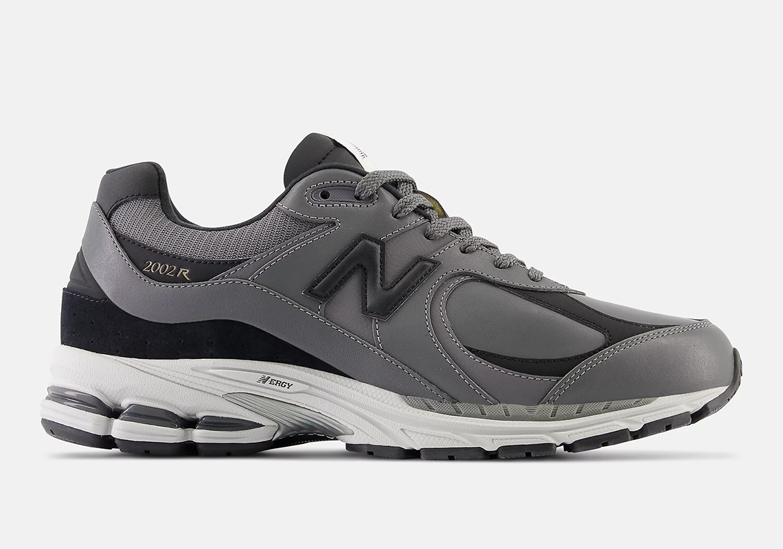 Bộ Sưu Tập Giày New Balance 2002R 'Vintage Leather' Đậm Chất Cổ Điển - 10