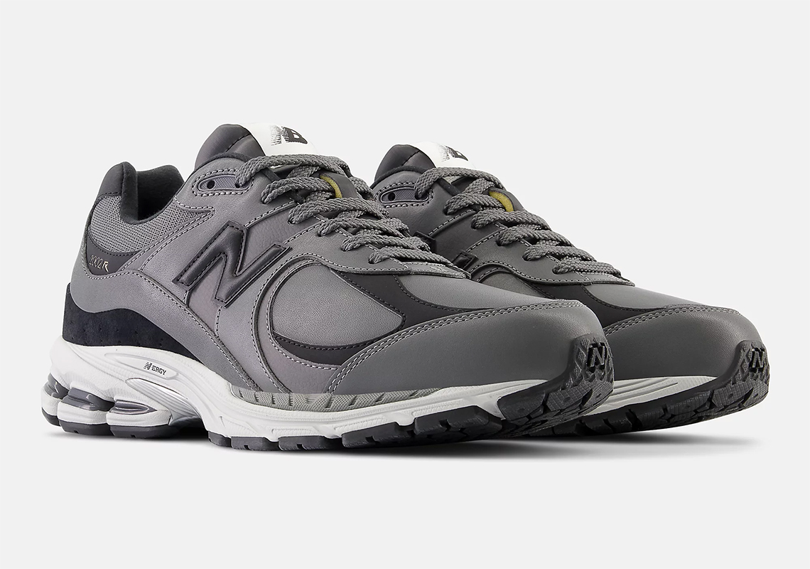 Bộ Sưu Tập Giày New Balance 2002R 'Vintage Leather' Đậm Chất Cổ Điển - 3