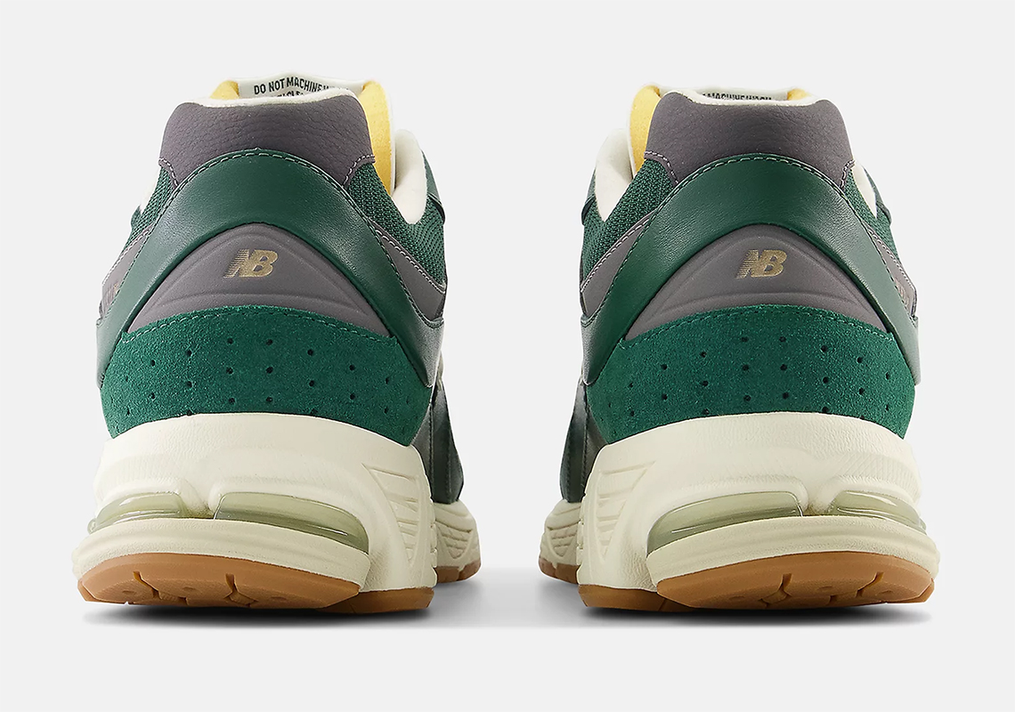 Bộ Sưu Tập Giày New Balance 2002R 'Vintage Leather' Đậm Chất Cổ Điển - 5