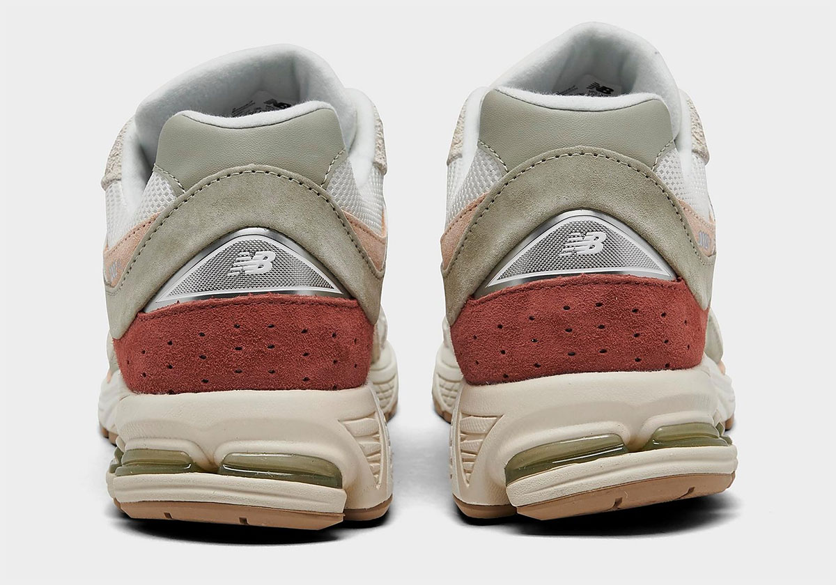 Bộ Sưu Tập New Balance 'Lễ Hội': Đậm Chất Sáng Tạo - 4