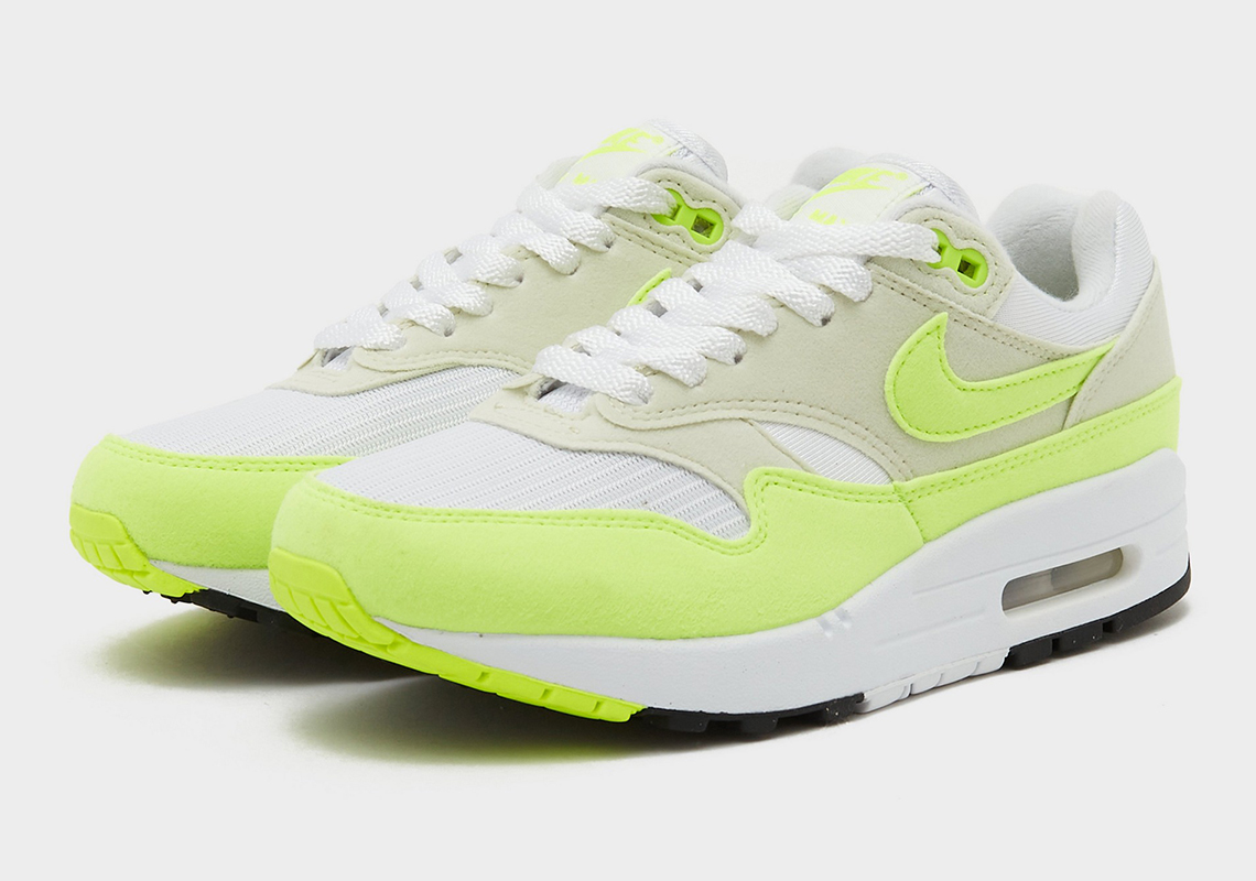 Bộ sưu tập Nike Air Max 1 Volt Suede được làm mới với thiết kế Bóng Tennis - 1