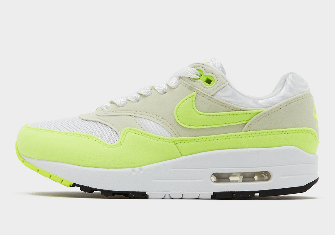 Bộ sưu tập Nike Air Max 1 Volt Suede được làm mới với thiết kế Bóng Tennis - 2