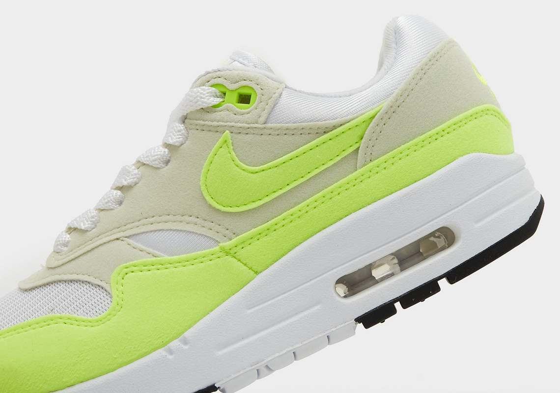 Bộ sưu tập Nike Air Max 1 Volt Suede được làm mới với thiết kế Bóng Tennis - 3
