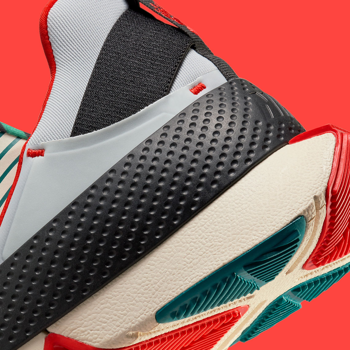 Bộ Sưu Tập Nike Doernbecher Freestyle XIX: Sự Hòa Quyện Nghệ Thuật và Tình Người - 208