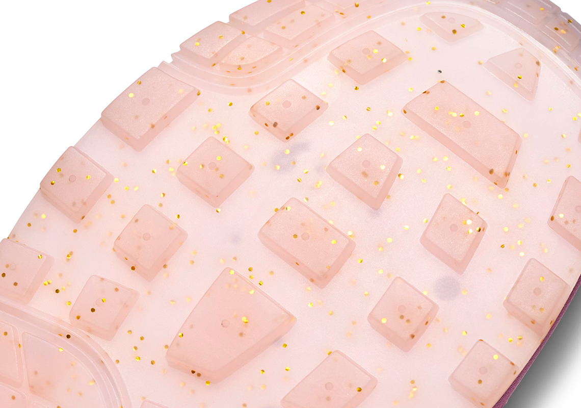 Bộ Sưu Tập Nike Doernbecher Freestyle XIX: Sự Hòa Quyện Nghệ Thuật và Tình Người - 42