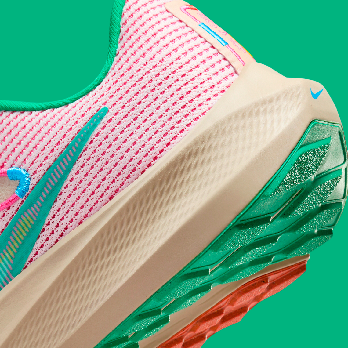 Bộ Sưu Tập Nike Pegasus 40 'Familia' Cho Tháng Di Sản Hispano - 9