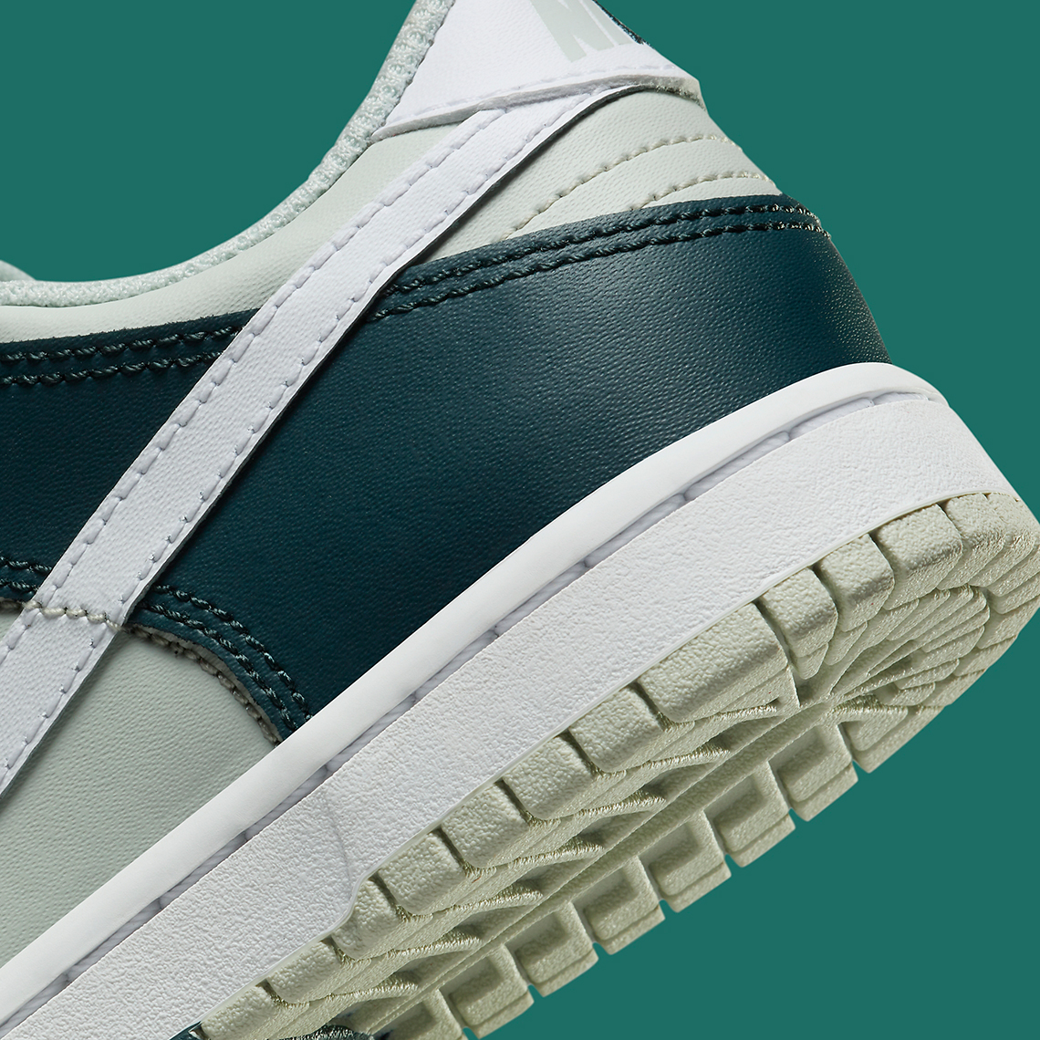 Bộ Sưu Tập Nike Remix: Sự Kết Hợp Độc Đáo Của Biểu Tượng Lịch Sử Nike! - 14