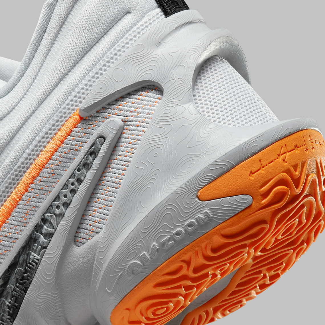 Bộ sưu tập Nike University cho March Madness ra mắt Cosmic Unity 2 - 9