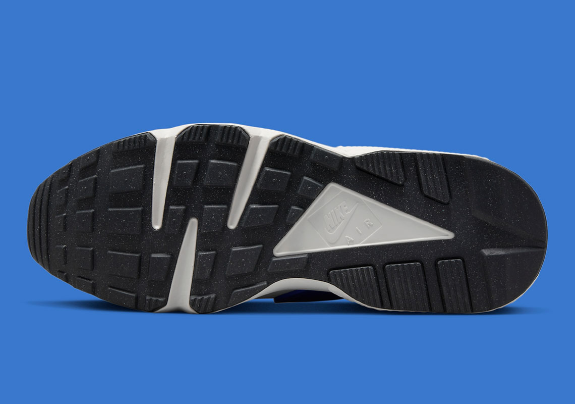 Bộ sưu tập Swooshes Social F.C. trở lại với Nike Air Huache - 4