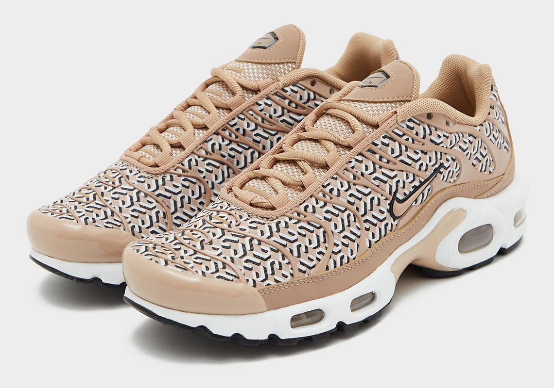 Bộ sưu tập United In Victory của Nike Women sẽ ra mắt với phiên bản Air Max Plus - 3