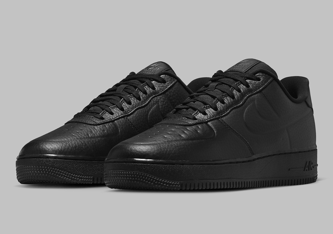 Bộ Sưu Tập Waterproof Air Force 1 Low: Siêu phẩm Triple-Black chống nước sắp ra mắt! - 4