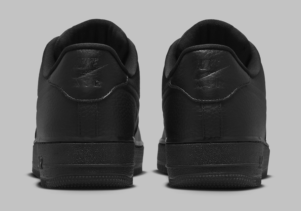 Bộ Sưu Tập Waterproof Air Force 1 Low: Siêu phẩm Triple-Black chống nước sắp ra mắt! - 5