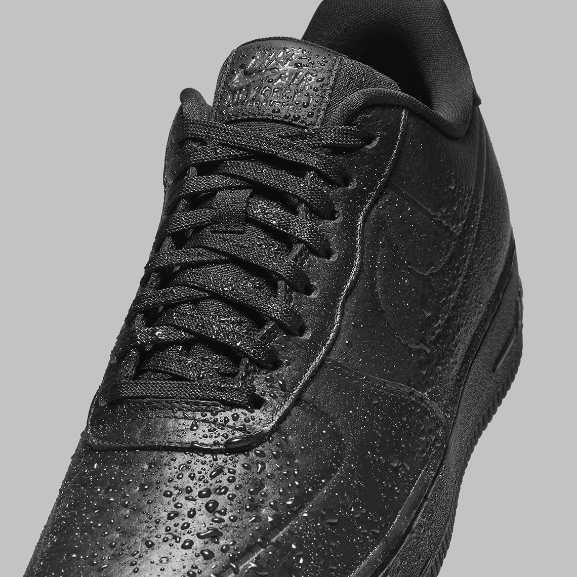 Bộ Sưu Tập Waterproof Air Force 1 Low: Siêu phẩm Triple-Black chống nước sắp ra mắt! - 8