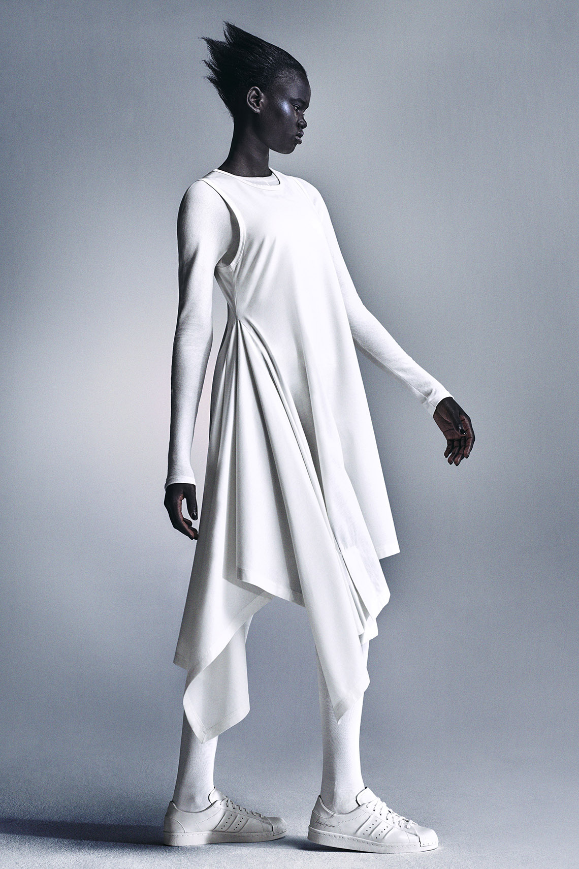 Bộ sưu tập Xuân/Hè 2024 adidas Y-3: Sự hòa quyện độc đáo giữa hữu cơ và tổng hợp - 25