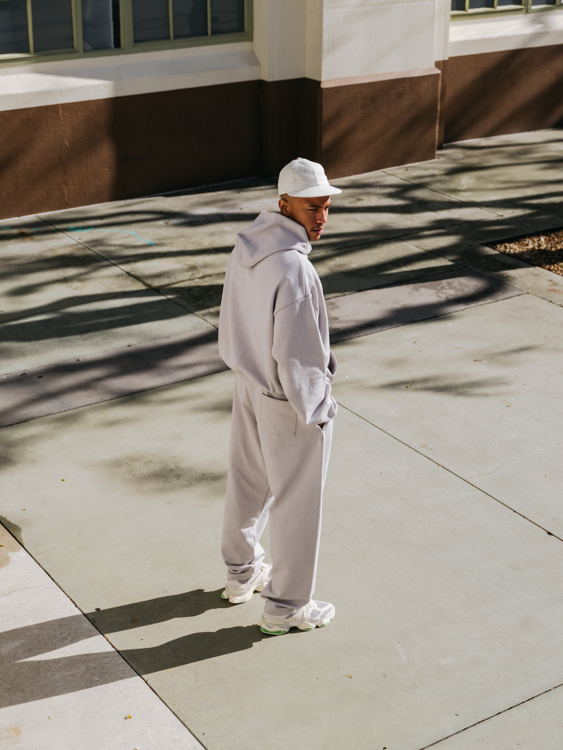 Bricks & Wood x New Balance 9060 sẽ ra mắt trên toàn cầu vào 30/1/2023 - 6