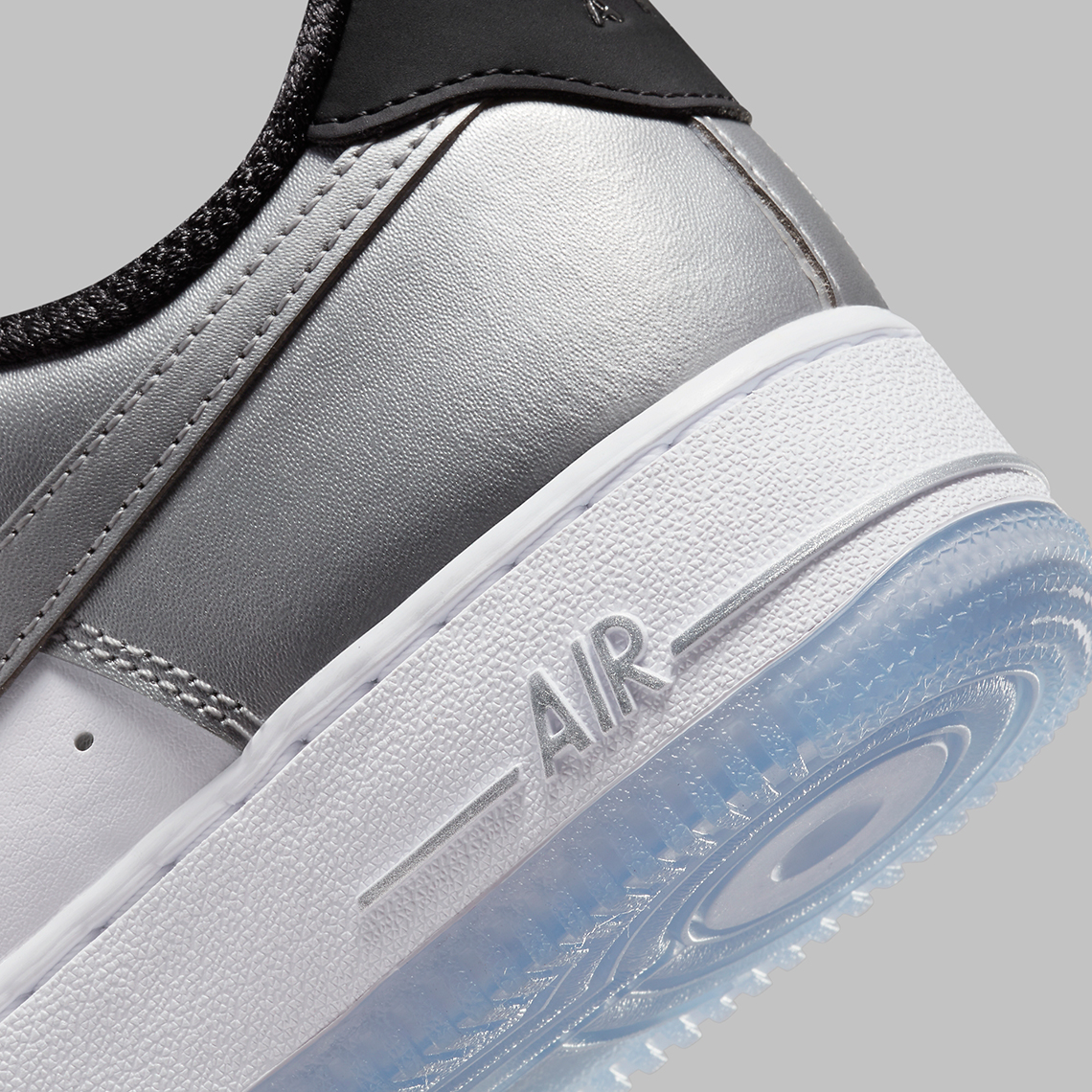 Các điểm nhấn Chrome tạo nên sự khác biệt cho bộ đôi Nike Air Force 1 này - 8