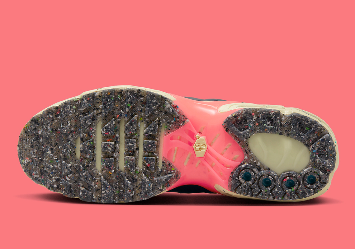 Các điểm nhấn kẹo bông làm sống động Nike Air Max Terrascape Plus này - 6