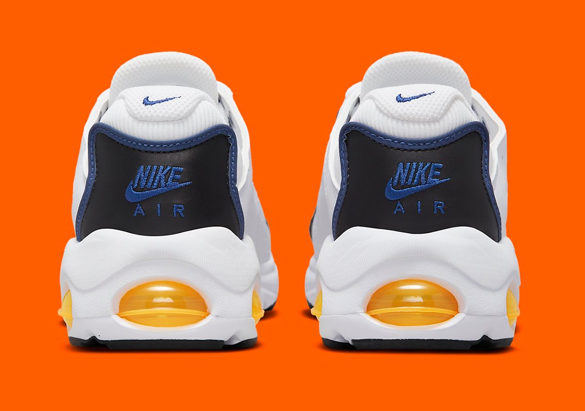 Các điểm nhấn màu cam an toàn mang lại vẻ sống động cho GS Nike Air Max TW - 4