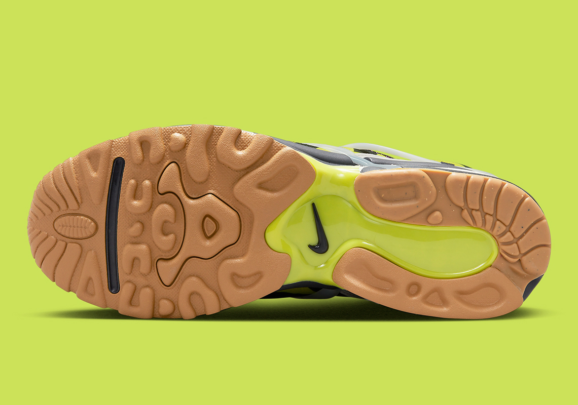 Các họa tiết kẻ sọc tạo nên một trong những phối màu bận rộn nhất của Nike Air Kukini - 6