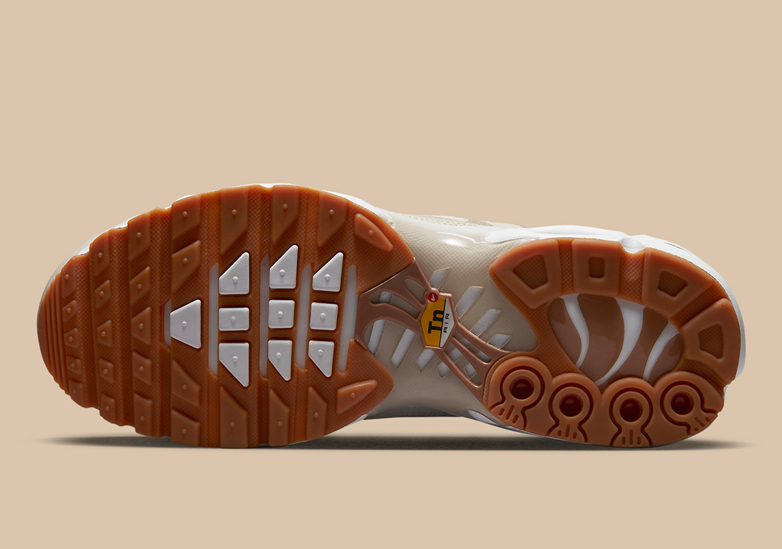 Các yếu tố cao cấp được trang bị trên Nike Air Max Plus màu be - 4