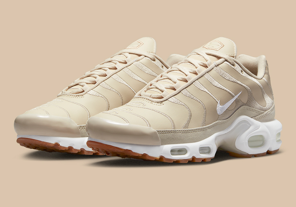 Các yếu tố cao cấp được trang bị trên Nike Air Max Plus "màu be"