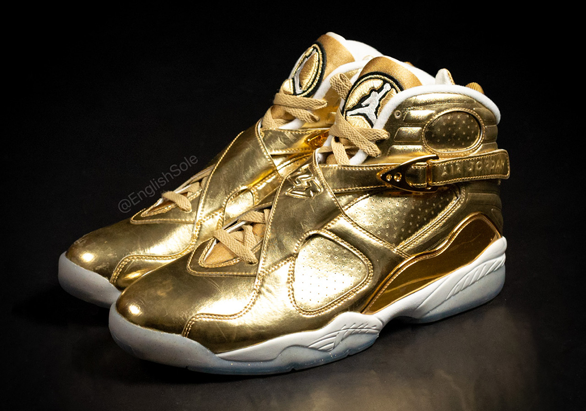 Cái nhìn chi tiết về mẫu OVO x Air Jordan 8 Gold của Drake - 1