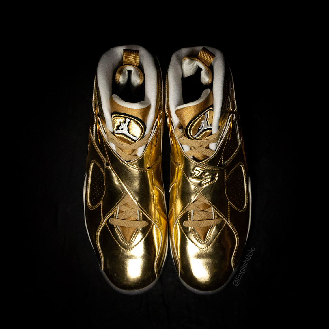 Cái nhìn chi tiết về mẫu OVO x Air Jordan 8 Gold của Drake - 4