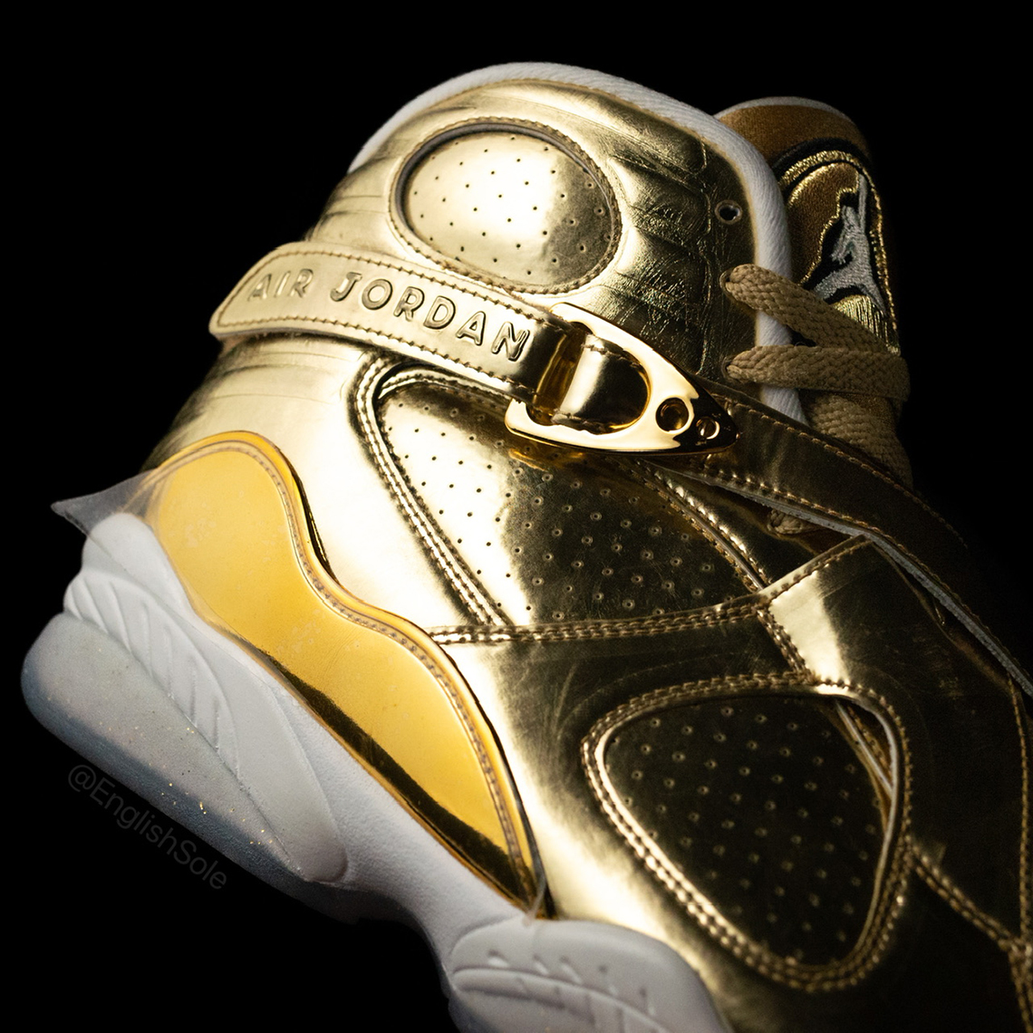 Cái nhìn chi tiết về mẫu OVO x Air Jordan 8 Gold của Drake - 6