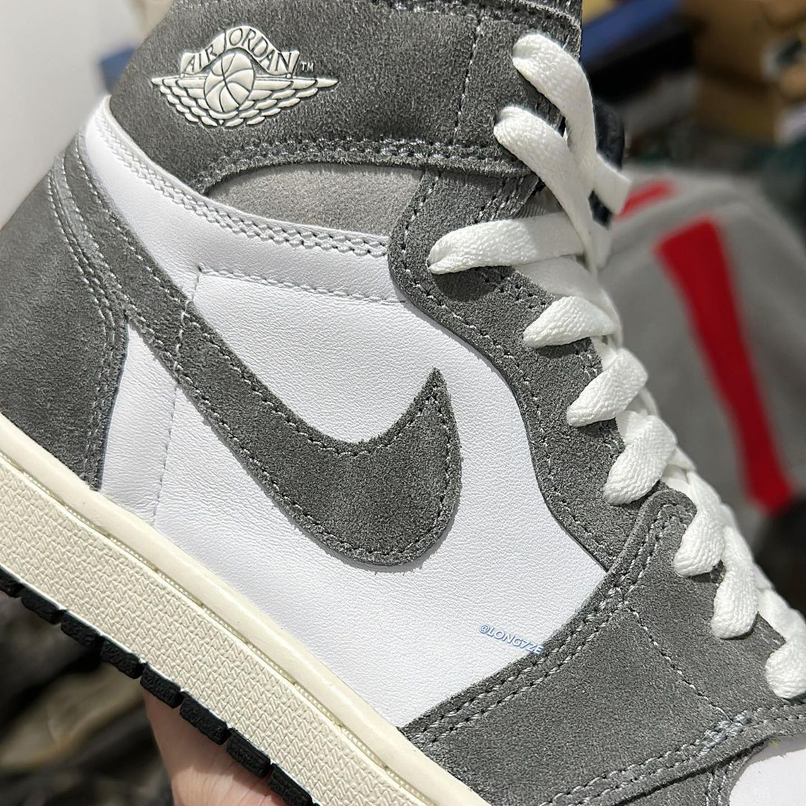 Cái nhìn đầu tiên về Air Jordan 1 Washed Black thật tuyệt vời - 4