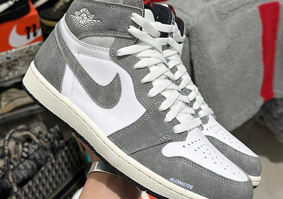 Cái nhìn đầu tiên về Air Jordan 1 "Washed Black" thật tuyệt vời