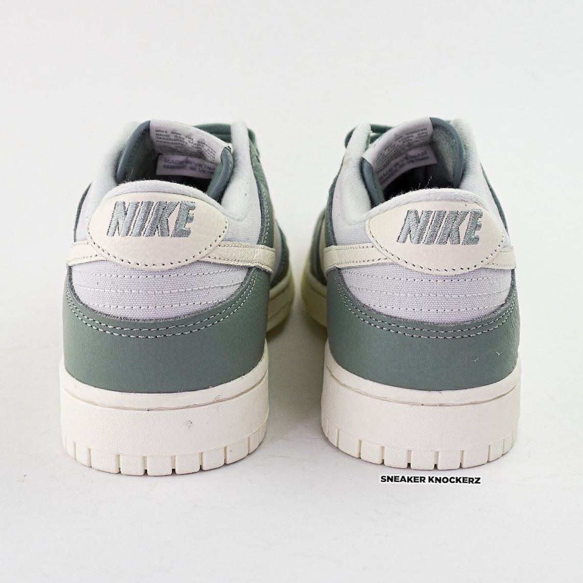 Canvas và da kết hợp với nhau trên Nike Dunk Low Green/Cream cho năm 2023 - 6