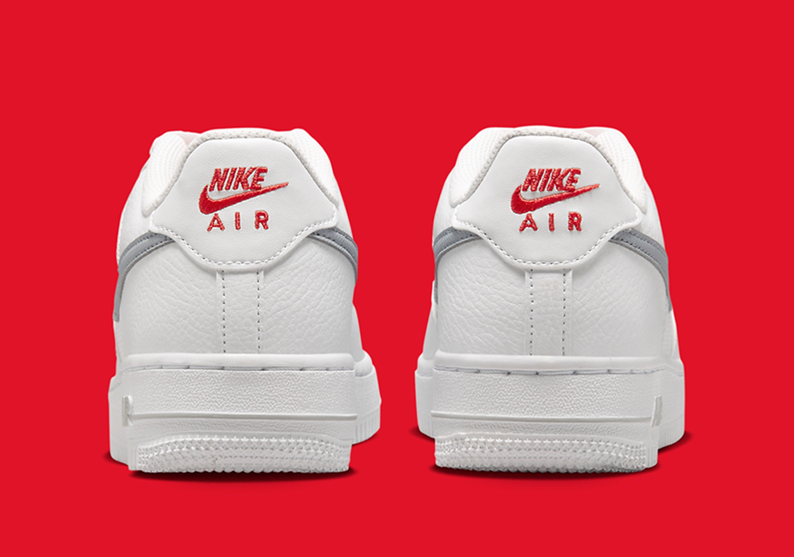 Cặp sọc đỏ và xám làm nổi bật GS Nike Air Force 1 Low này - 4
