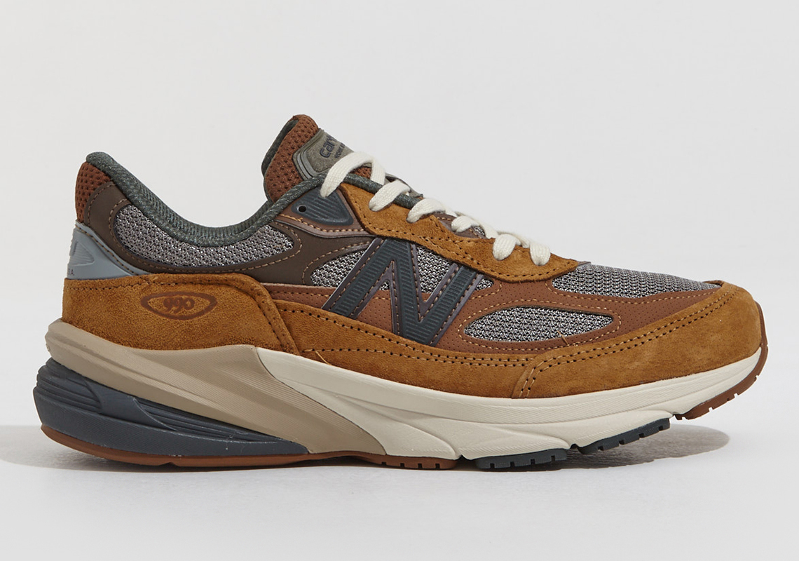 Carhartt WIP x New Balance 990v6 'Sculpture Center': Sự kết hợp độc đáo từ giới thời trang! - 3