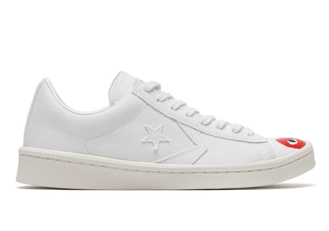 CDG PLAY mang đến sắc đỏ tươi trên đôi giày Converse Pro Leather Low sạch sẽ này - 3
