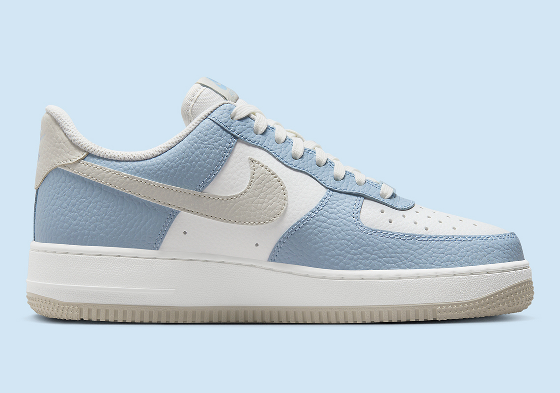 Chất liệu da lộn làm nổi bật đôi Nike Air Force 1 này cho mùa xuân 2024 - 10