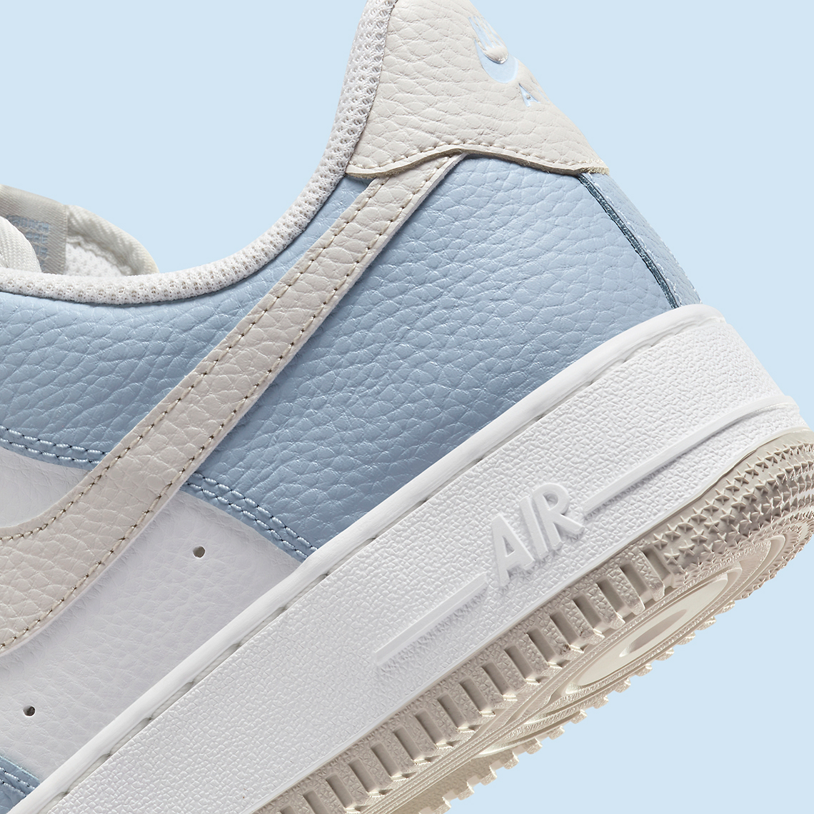 Chất liệu da lộn làm nổi bật đôi Nike Air Force 1 này cho mùa xuân 2024 - 14