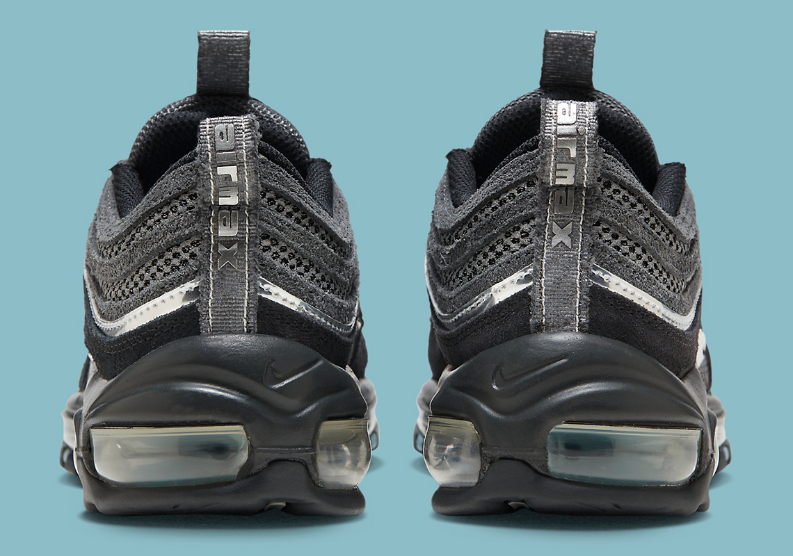 Chi tiết Chrome cùng điểm nhấn cho Nike Air Max 97 màu đen tối - 6