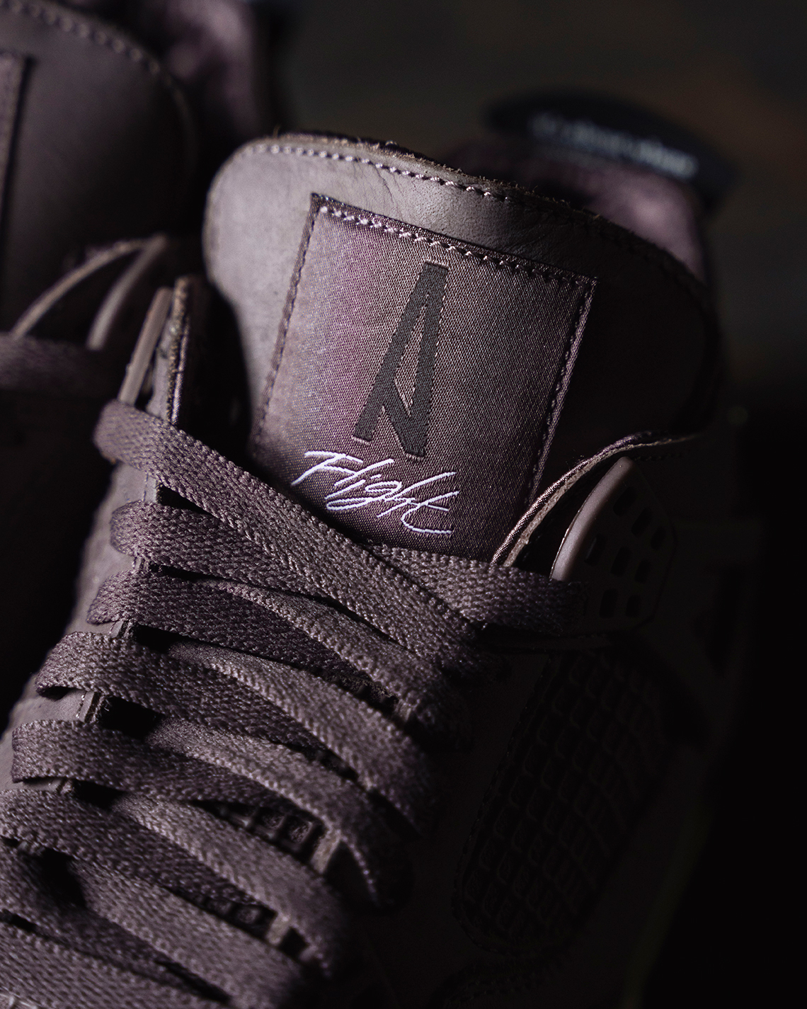 Chi tiết phát hành chính thức cho sự hợp tác của A Ma Maniére x Air Jordan 4 - 2