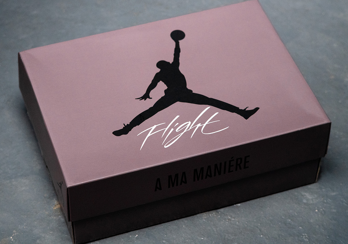 Chi tiết phát hành chính thức cho sự hợp tác của A Ma Maniére x Air Jordan 4 - 8