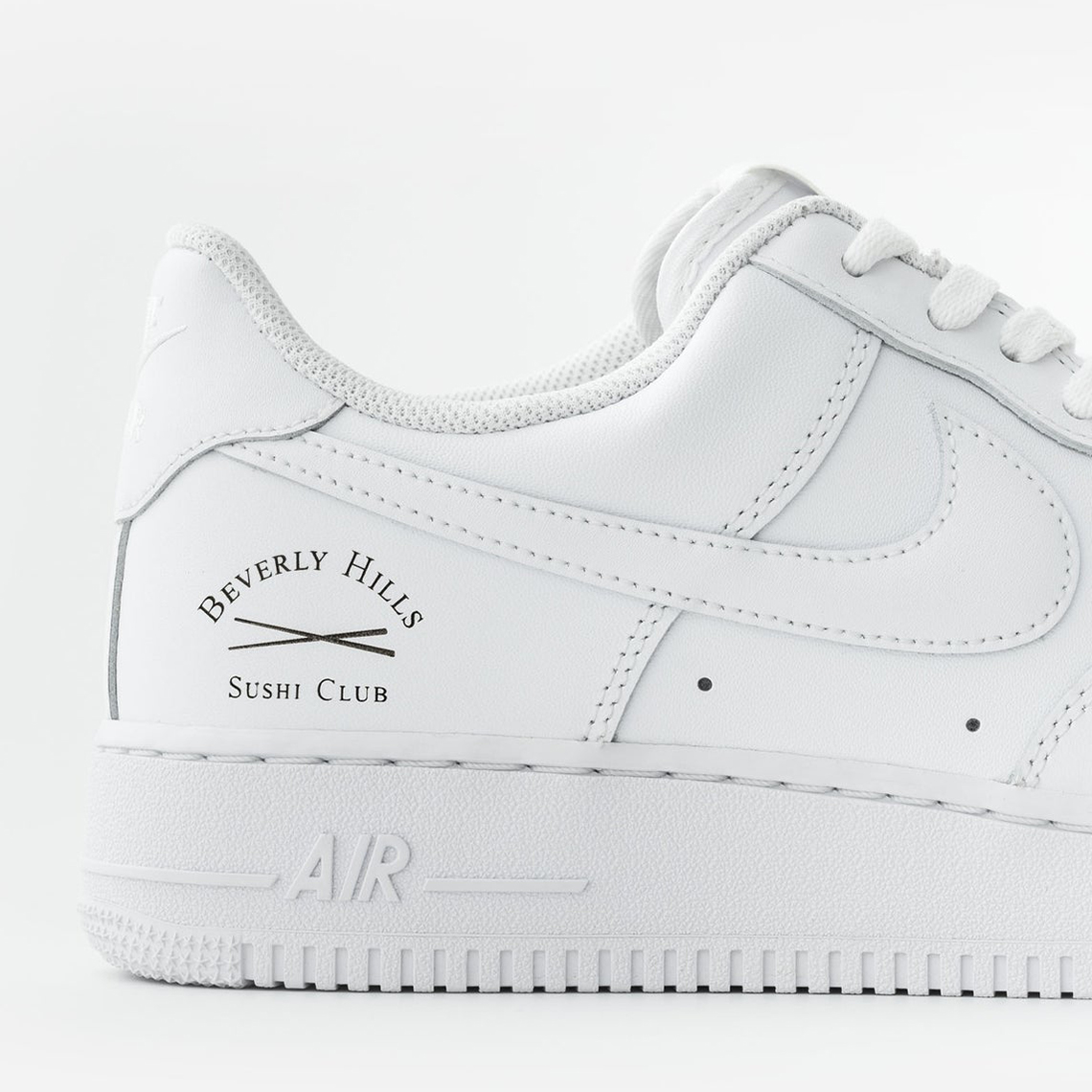 Chris Stamp hợp tác với đầu bếp Nobu Matsuhisa cho phiên bản Sushi Force 1 - 4